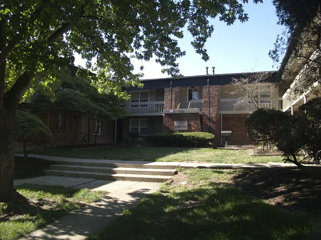 Building Photo - 353 E 13th Ave