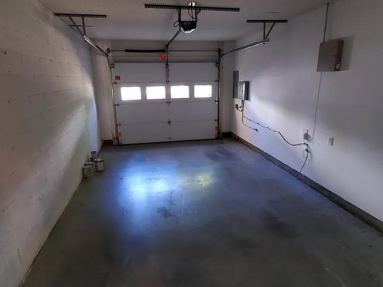 5443 Winters Way — Photo 3