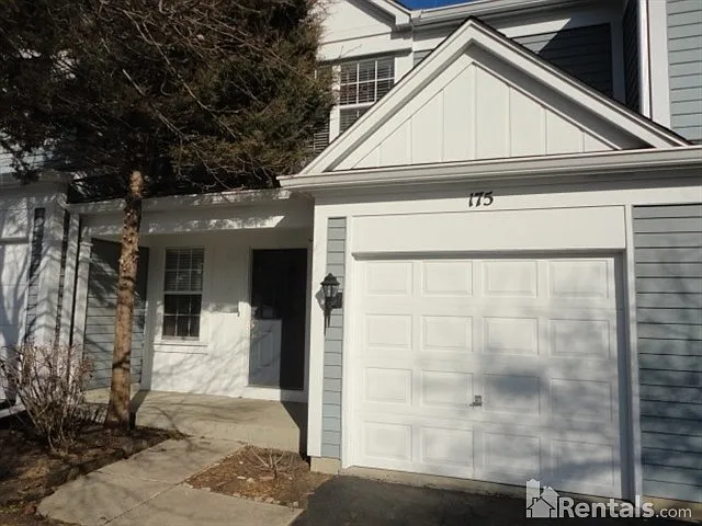 175 Half Moon Cir photo 1
