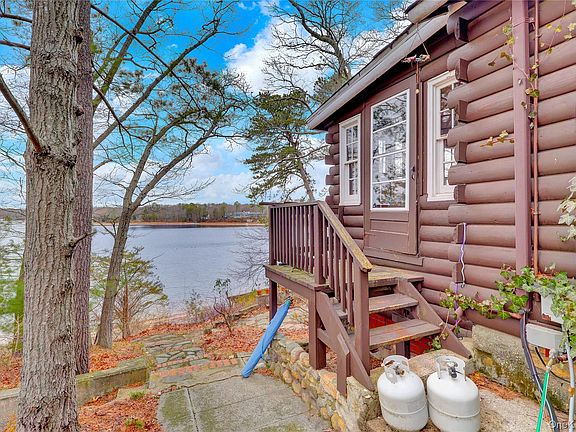4th image of 97 Lakeside Trail