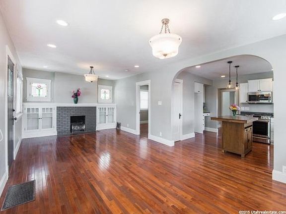 4th image of 1364 E Thornton Ave