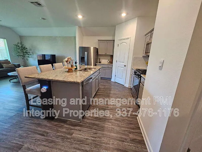 727 Lambot Ave — Photo 6