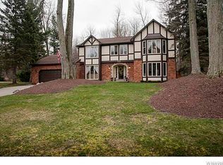 8287 Old Post Rd E, East Amherst, NY 14051