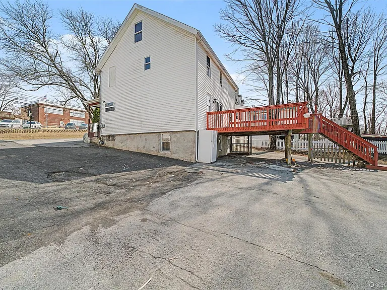 241 N Main St — Photo 23