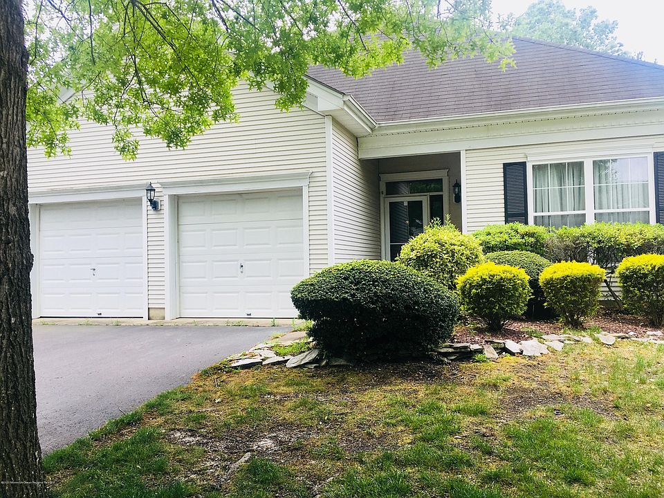 1st image of 29 Bellflower Dr