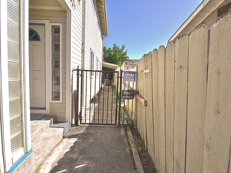 3808 Whittle Ave — Photo 1