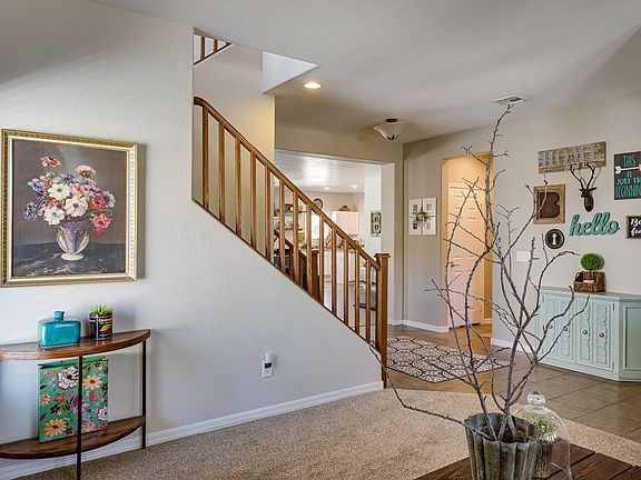 Entry/Living Room