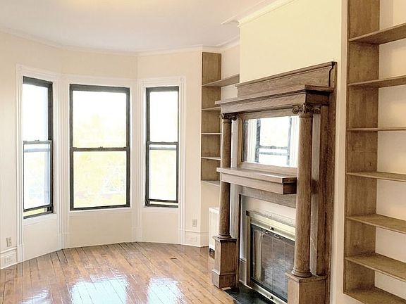 2nd image of 633 Leonard St #3A