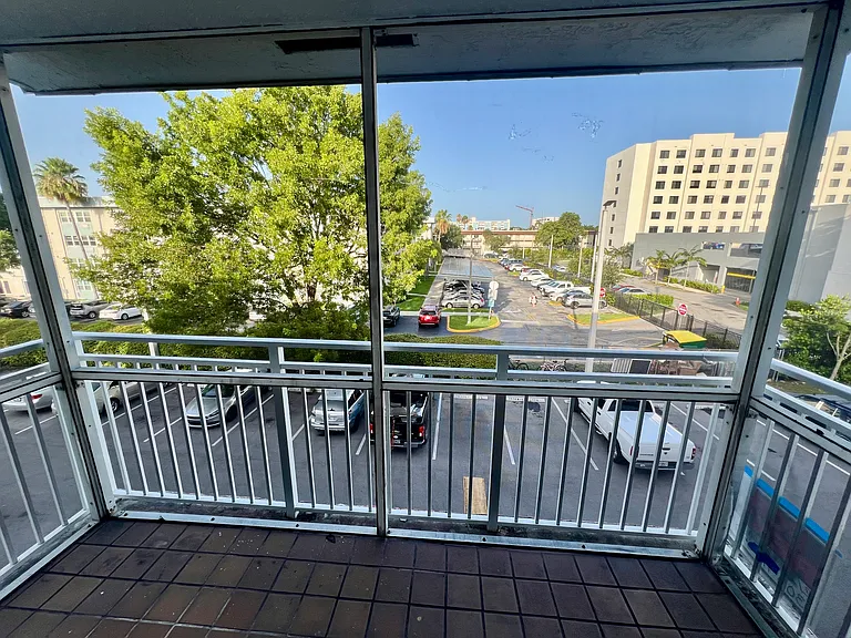 11301 SW 200th St #305-C — Photo 5