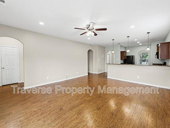 4th image of 1116 Flatwater Trl