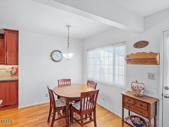 5th image of 4050 Shelley Ct