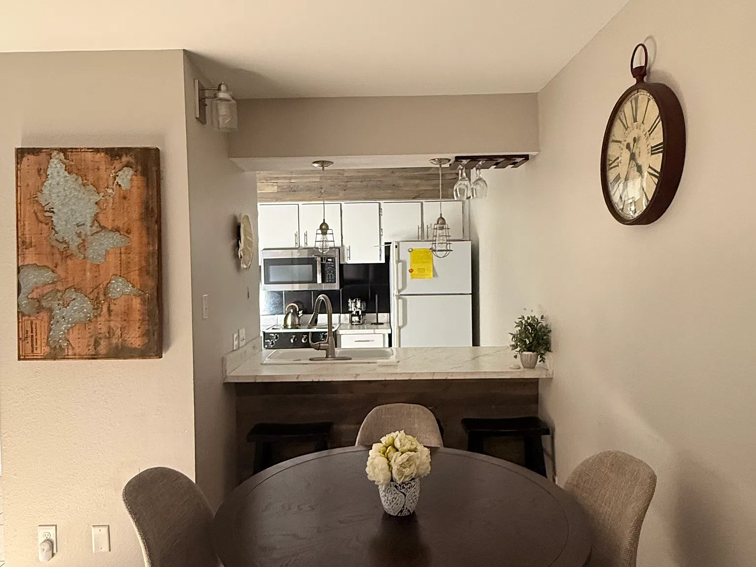 2 bed, 878 sqft, $1,750 — Photo 3
