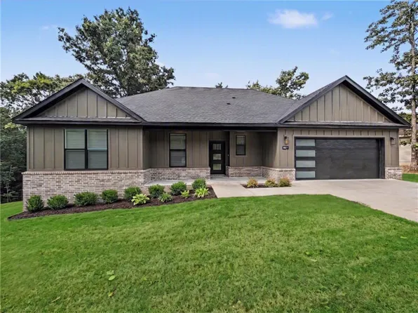 1 Greetham Ln, Bella Vista, AR 72714
