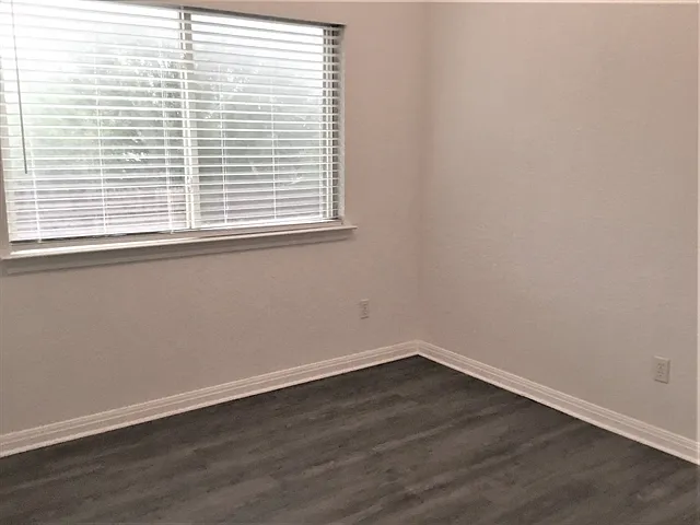 2322 Sean St — Photo 11