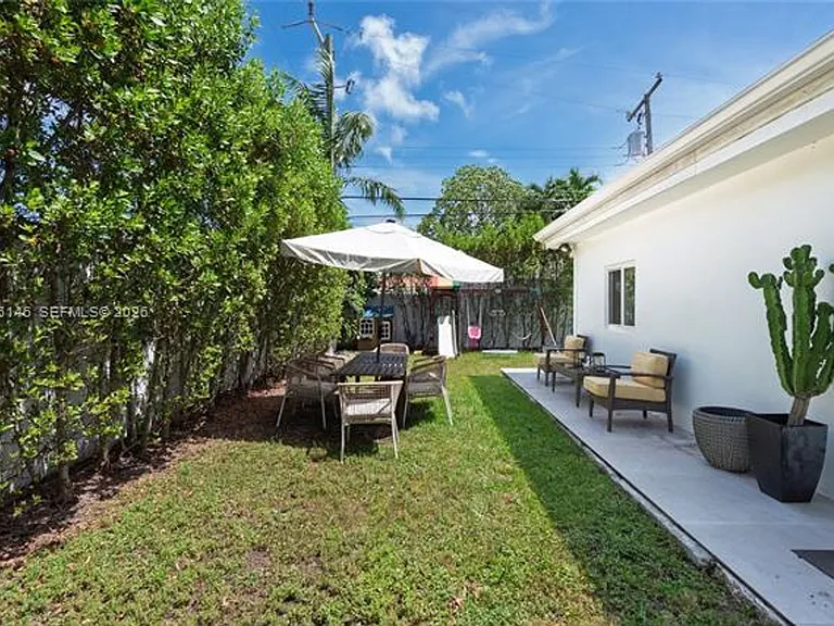 1450 SW 20th Ave #0 — Photo 9