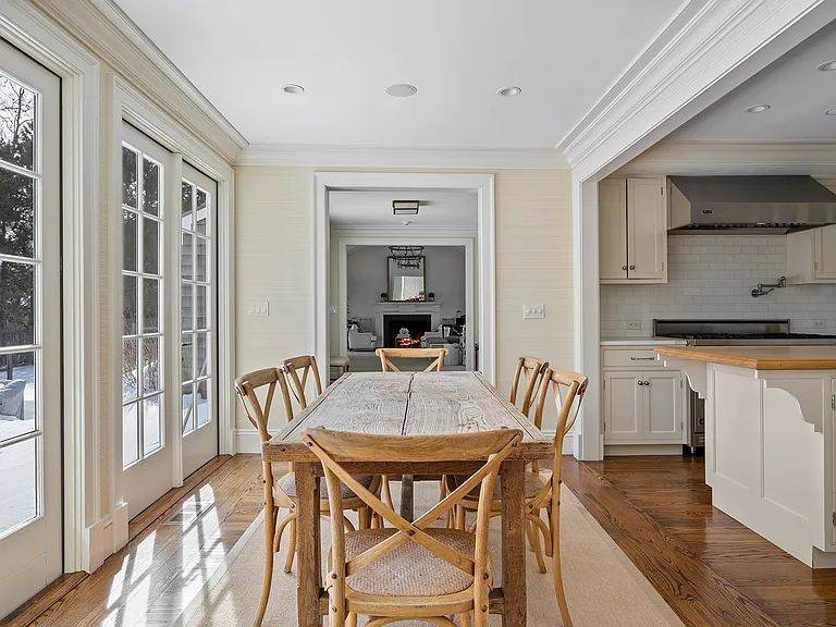 94 Osborne Ln — Photo 8