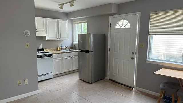 115 Abingdon Ave #1F — Photo 5