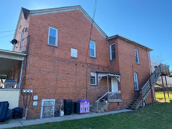 3rd image of 907 Virginia Ave