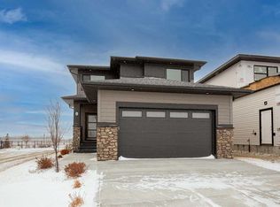 38 SW Springfield Blvd, Sylvan Lake, AB T4S0S5