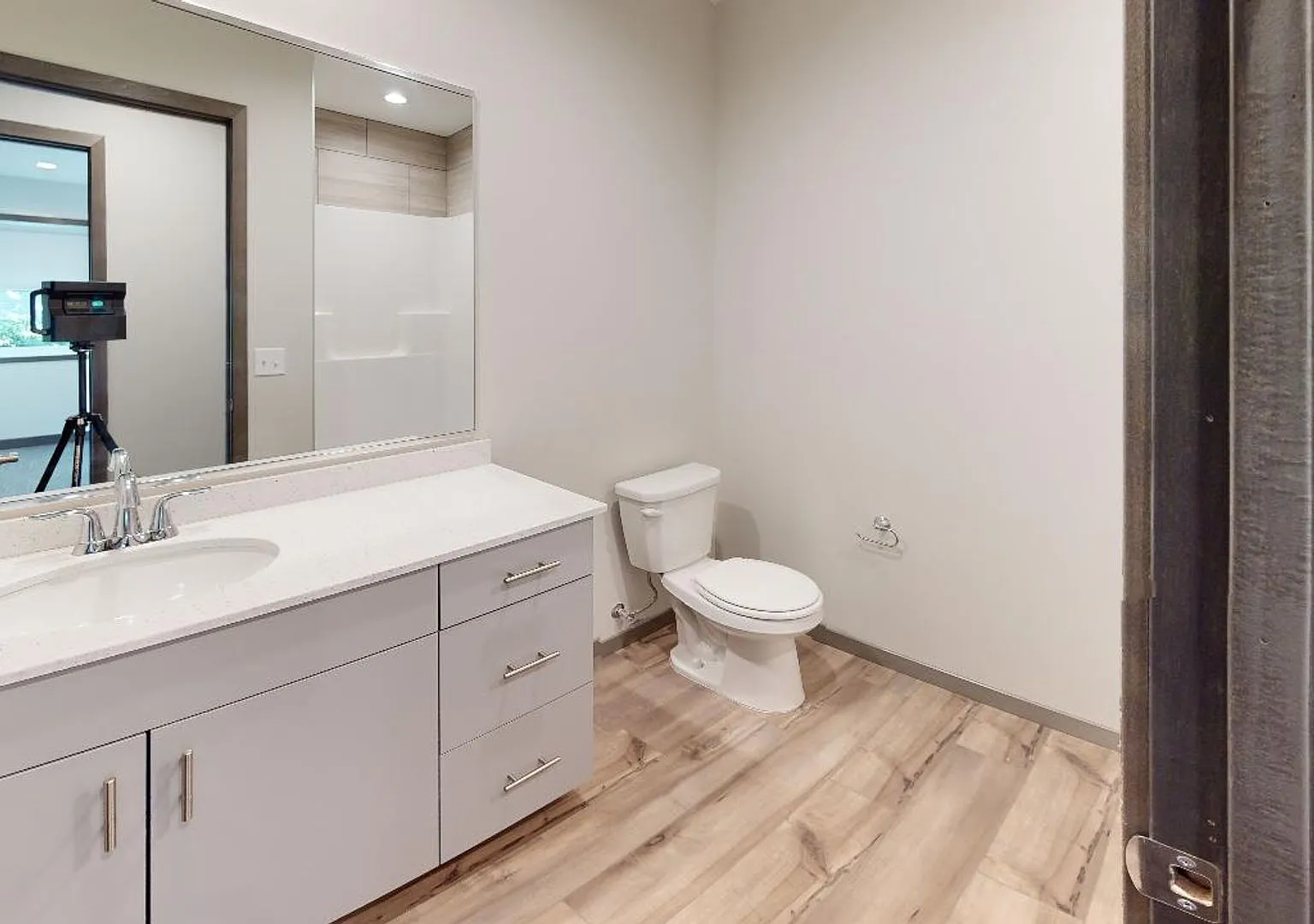1523 Rollins Ave SE — Photo 3
