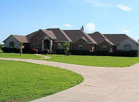 2nd image of 17 Brookhollow Cir
