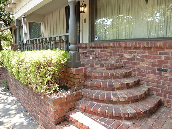 3rd image of 1401 N Fordson Dr