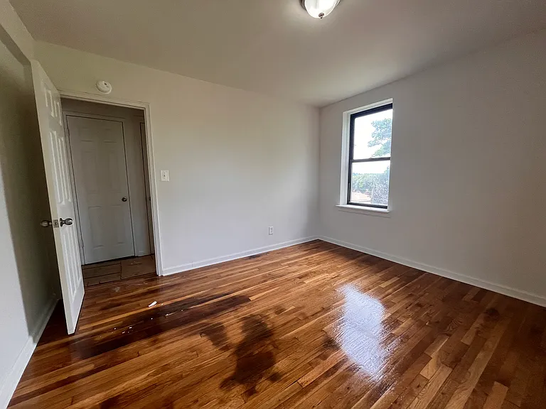 61-88 Dry Harbor Rd #2J — Photo 5