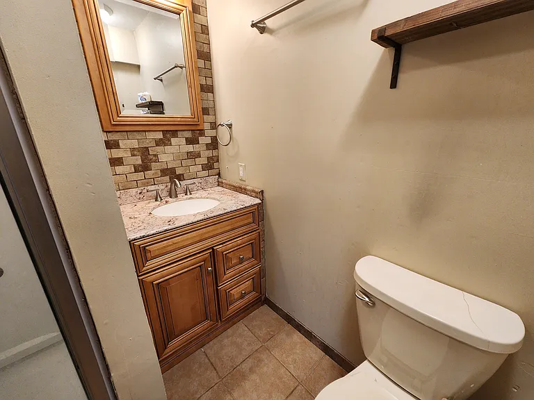 604 W Seerley Blvd #B — Photo 6