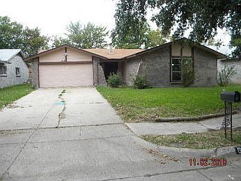 1st image of 614 Lynne Dr