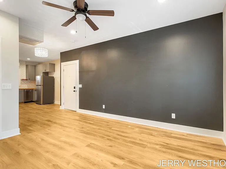 715 Butterworth St SW #1 — Photo 2
