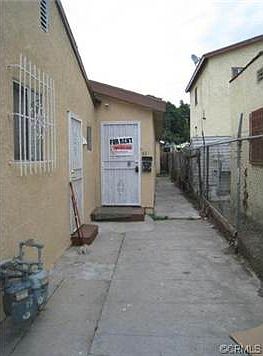 1st image of 819 E 88th Pl