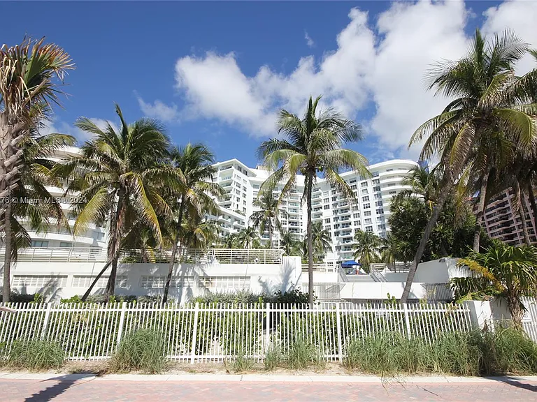 5151 Collins Ave #933 — Photo 45
