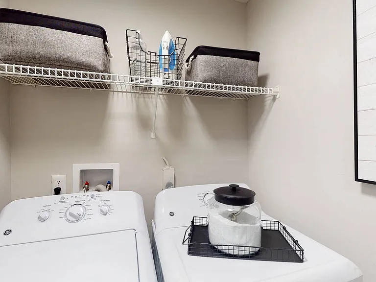 Montclair Apartments — Photo 9