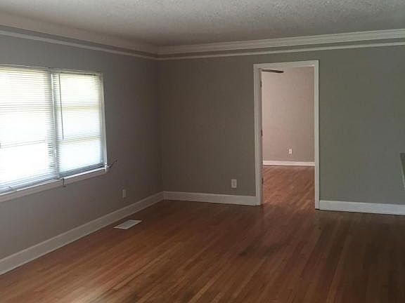 4th image of 8429 Lamanto Ave S