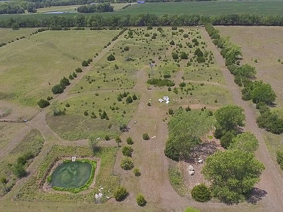 3rd image of 5573 SW Diamond Rd