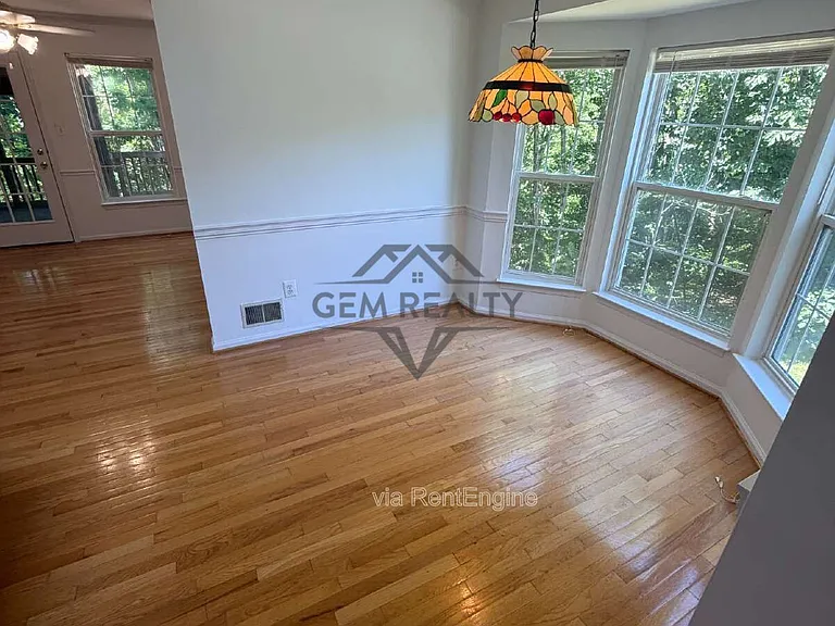 4710 Turnberry Dr — Photo 15