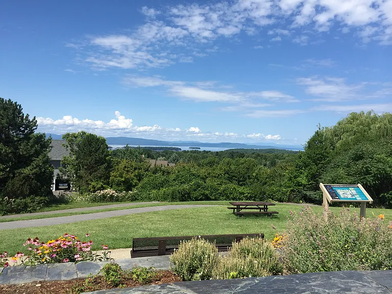 9 Overlook Dr — Photo 4