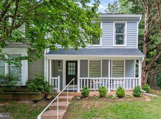 1515 Twisted Oak Dr, Reston, VA 20194
