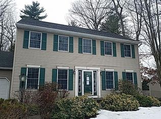 22 Nadeau Rd, Halfmoon, NY 12065