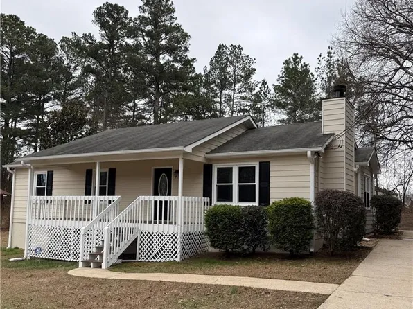 106 Village Dr, Hiram, GA 30141