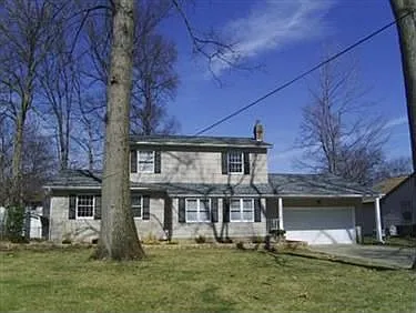1812 Lancaster Dr photo 1