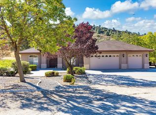 26450 Cumberland Rd, Tehachapi, CA 93561