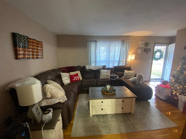 511 N Cherry St — Photo 3
