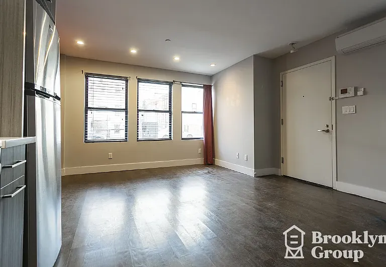 66 Pulaski St #2 — Photo 4