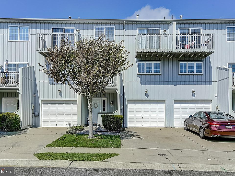 2nd image of 405 Albacore Ln