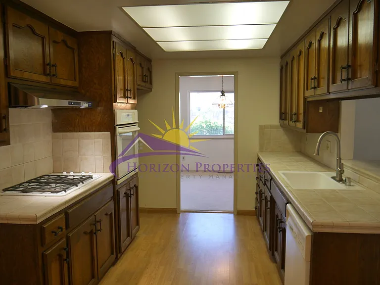 6319 Saint James Dr — Photo 9