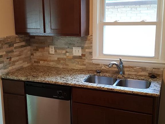 3rd image of 5533 N Argyle Ave