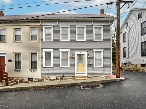 11 E York St, Dillsburg, PA 17019