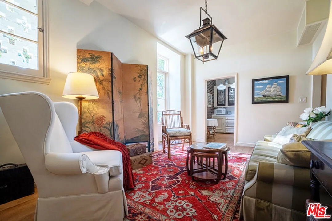 1 bed, 1.0 bath, 600 sqft, $4,500 — Photo 2