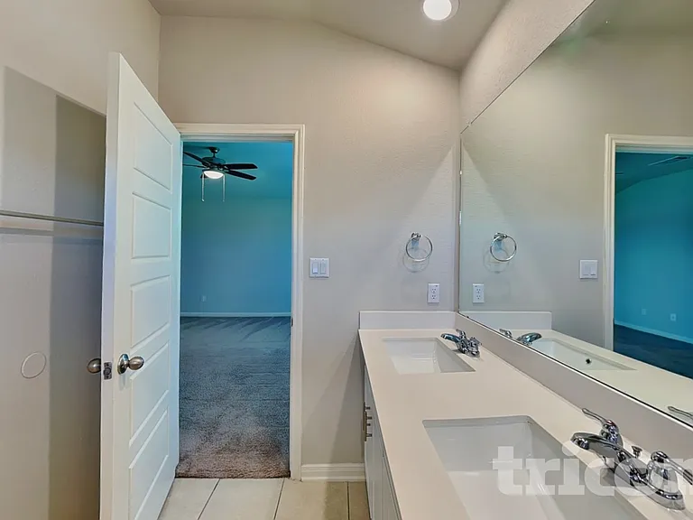 5602 Luna Pass — Photo 8